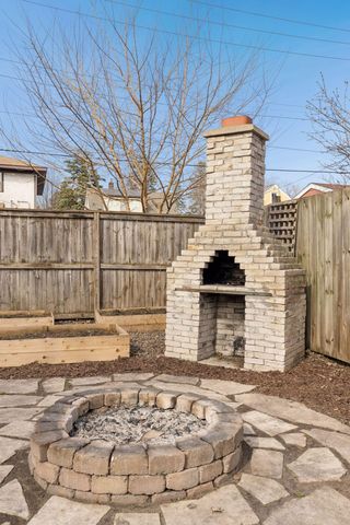 1693 Charles Avenue, Saint Paul, MN 55104