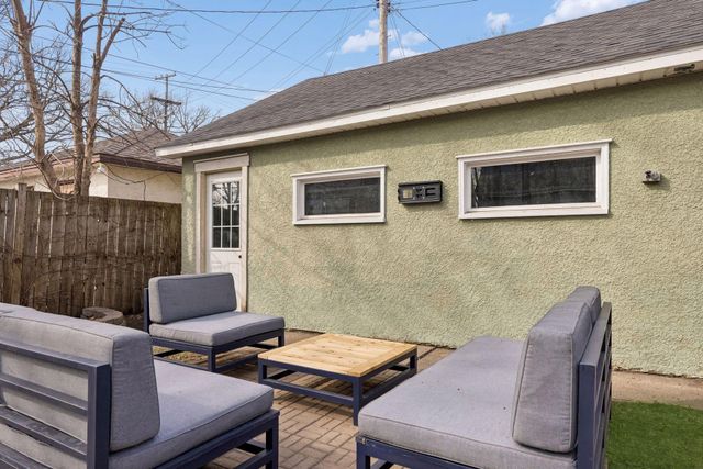 1693 Charles Avenue, Saint Paul, MN 55104