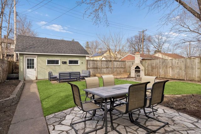 1693 Charles Avenue, Saint Paul, MN 55104