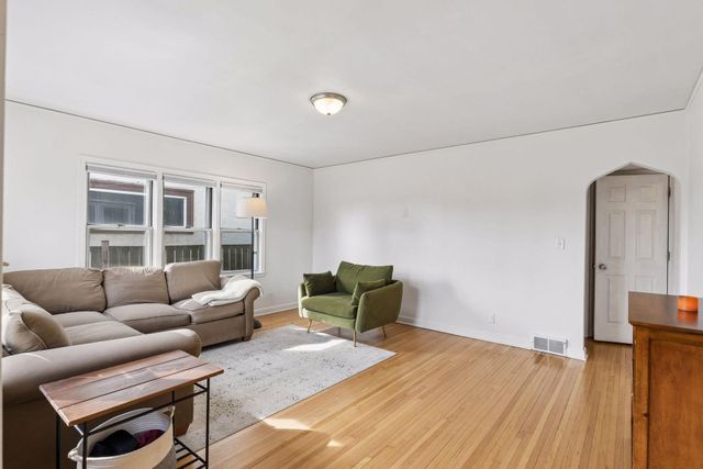 1693 Charles Avenue, Saint Paul, MN 55104