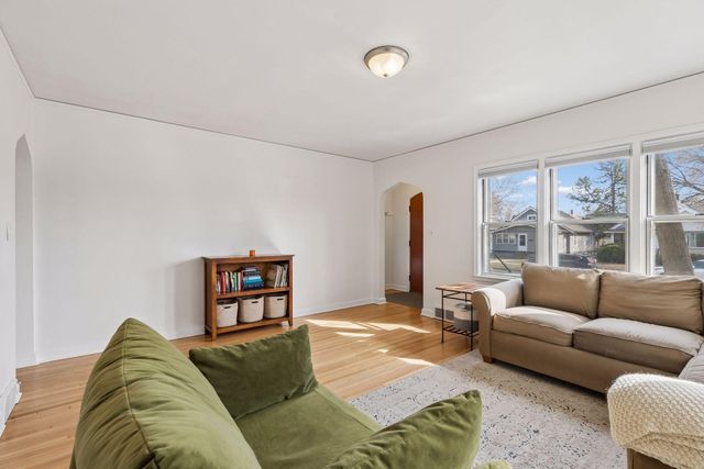 1693 Charles Avenue, Saint Paul, MN 55104