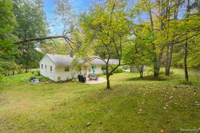 1775 Porter Road, White Lake, MI 48383