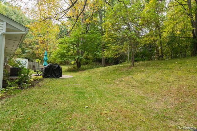 1775 Porter Road, White Lake, MI 48383
