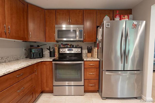 1775 Porter Road, White Lake, MI 48383