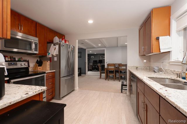 1775 Porter Road, White Lake, MI 48383