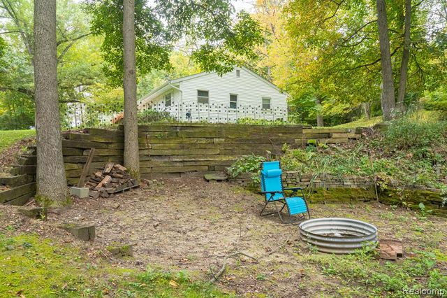 1775 Porter Road, White Lake, MI 48383