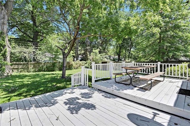 7225 Linden Street, Prairie Village, KS 66208