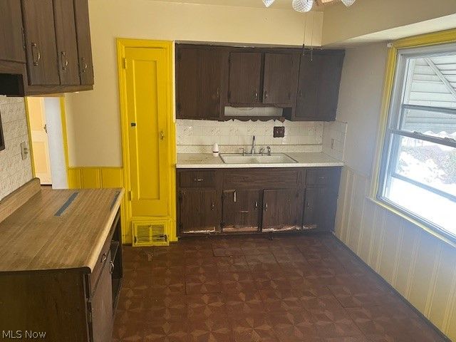 1726 Coventry Street, Akron, OH 44301