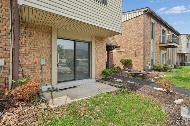 1279 Guelbreth Lane 207, St Louis, MO 63146