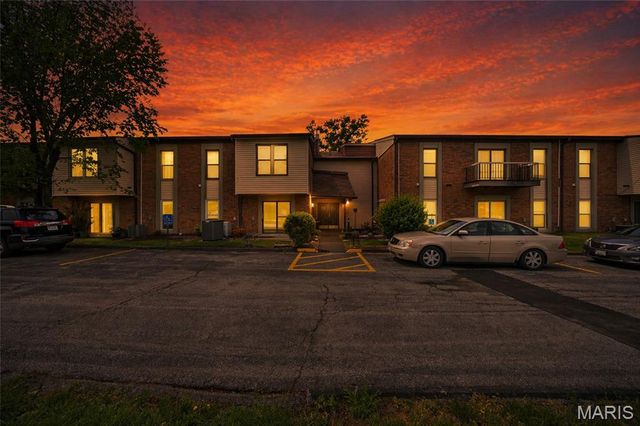 1279 Guelbreth Lane 207, St Louis, MO 63146