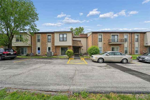1279 Guelbreth Lane 207, St Louis, MO 63146