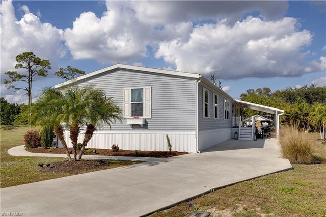 19440 Pony LN, North Fort Myers, FL 33903