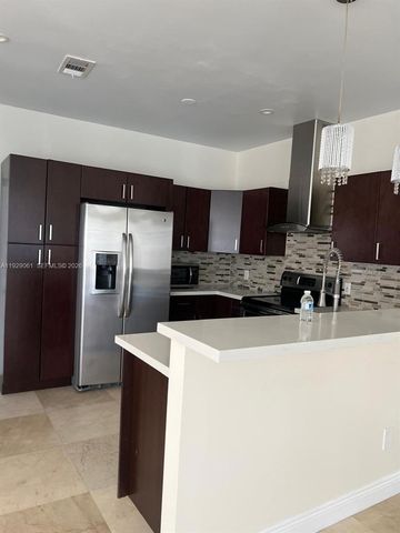 574 NW 159th Avenue, Pembroke Pines, FL 33028