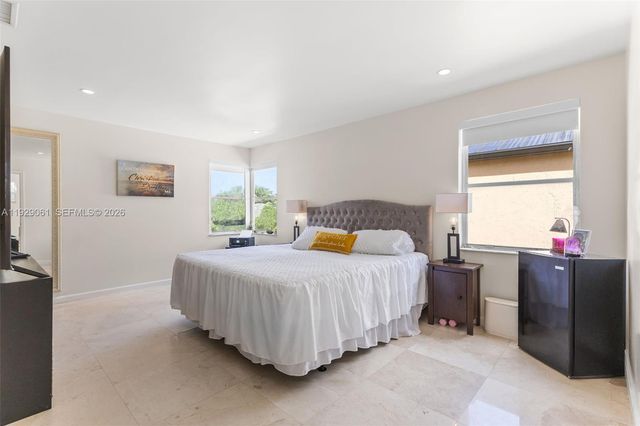 574 NW 159th Avenue, Pembroke Pines, FL 33028