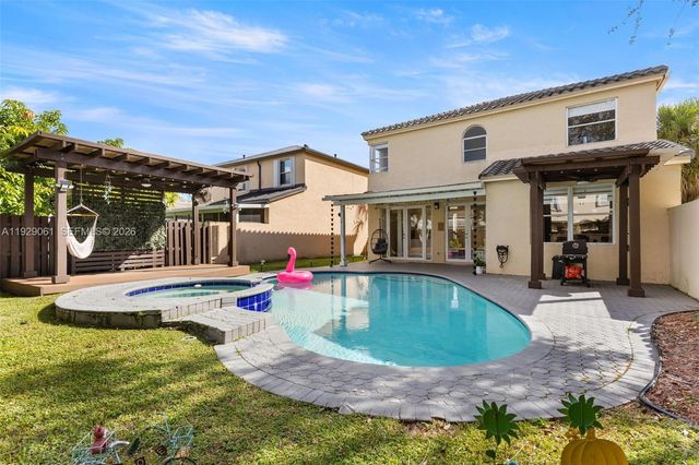 574 NW 159th Avenue, Pembroke Pines, FL 33028