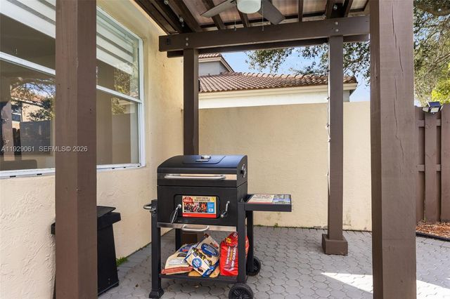 574 NW 159th Avenue, Pembroke Pines, FL 33028