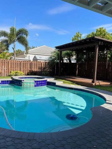 574 NW 159th Avenue, Pembroke Pines, FL 33028