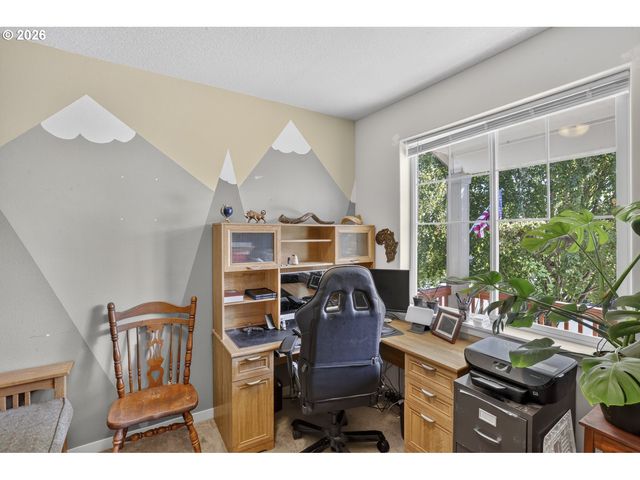 35671 SPOTTED HILL Dr, St Helens, OR 97051