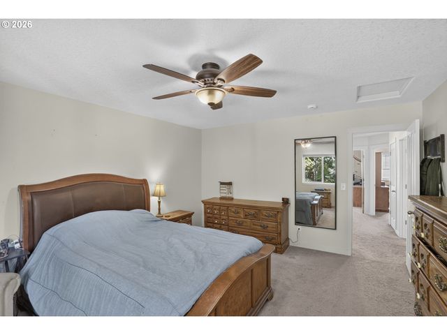 35671 SPOTTED HILL Dr, St Helens, OR 97051