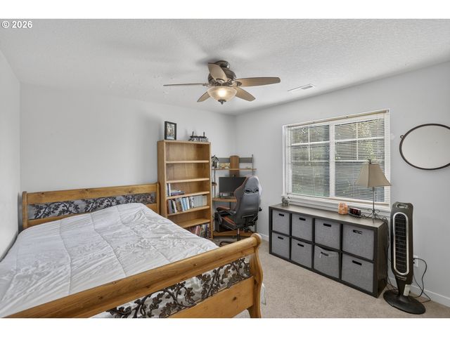 35671 SPOTTED HILL Dr, St Helens, OR 97051