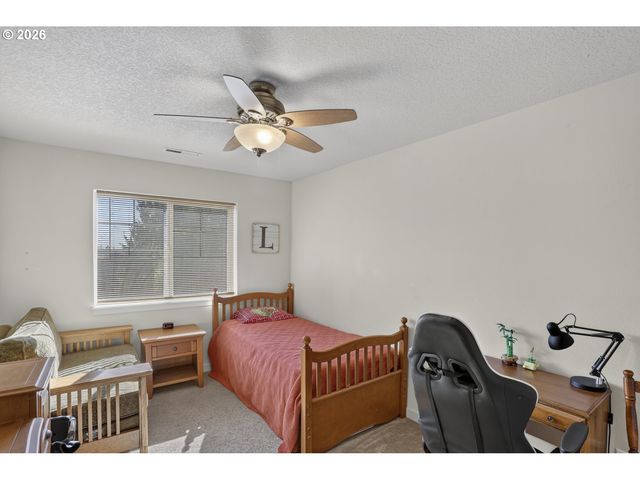35671 SPOTTED HILL Dr, St Helens, OR 97051