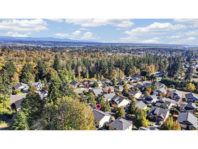 35671 SPOTTED HILL Dr, St Helens, OR 97051