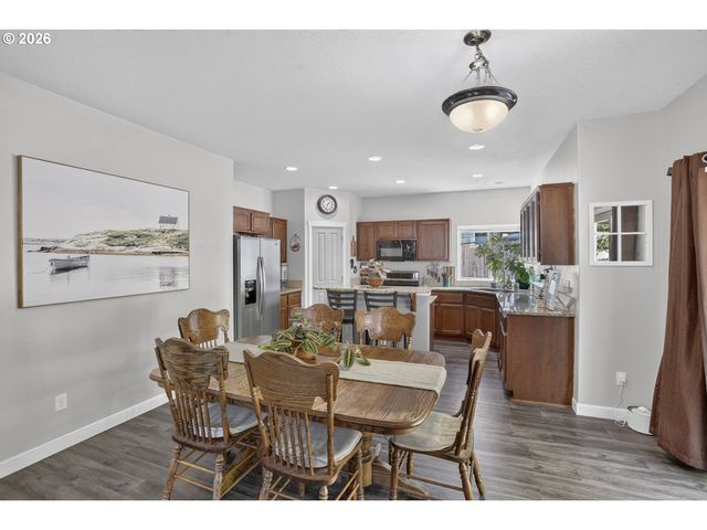 35671 SPOTTED HILL Dr, St Helens, OR 97051