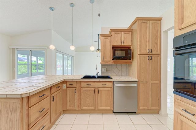 6008 PROMENADE COURT, Bradenton, FL 34203