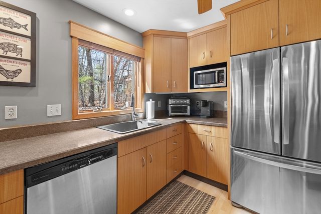 275 Chestnut St, Uxbridge, MA 01569