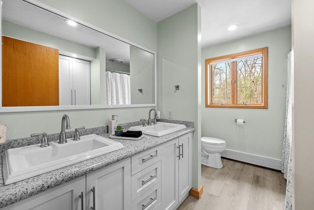 275 Chestnut St, Uxbridge, MA 01569