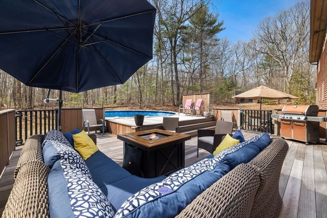 275 Chestnut St, Uxbridge, MA 01569