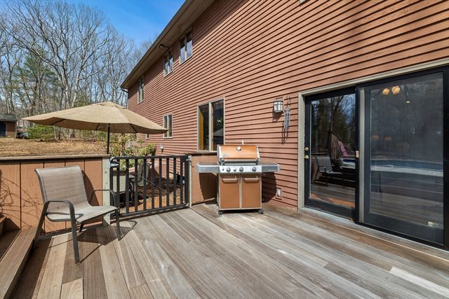 275 Chestnut St, Uxbridge, MA 01569
