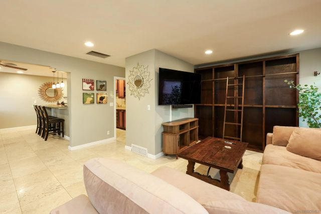 6475 Malcolm Dr, San Diego, CA 92115