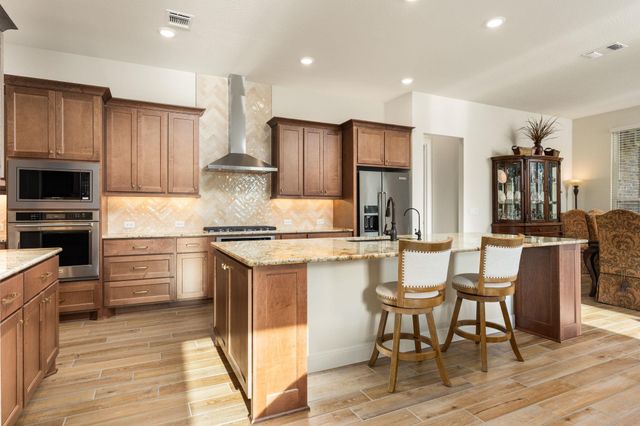112 Telegraph LN, Georgetown, TX 78633