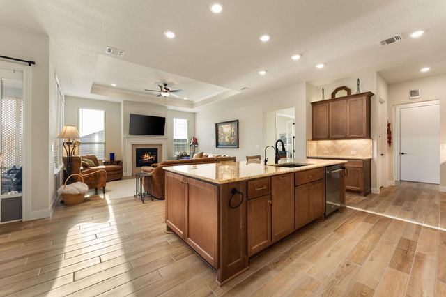 112 Telegraph LN, Georgetown, TX 78633