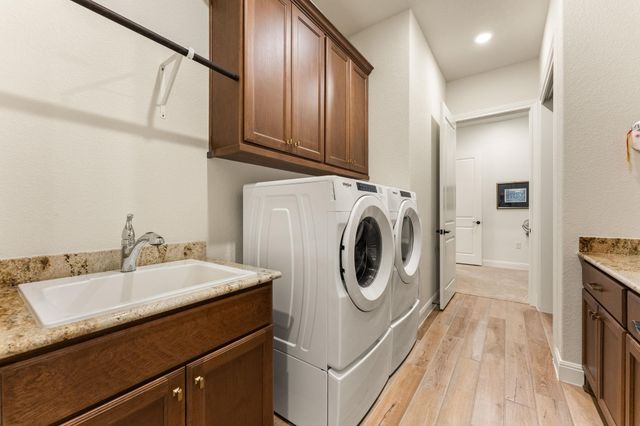 112 Telegraph LN, Georgetown, TX 78633