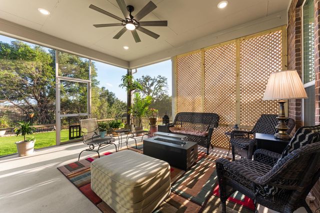 112 Telegraph LN, Georgetown, TX 78633