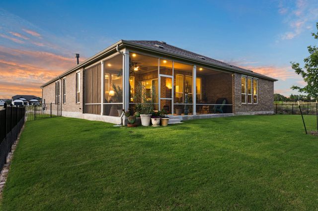 112 Telegraph LN, Georgetown, TX 78633