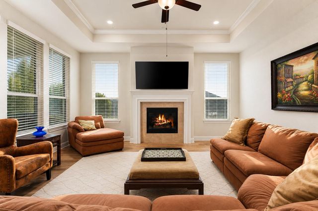 112 Telegraph LN, Georgetown, TX 78633