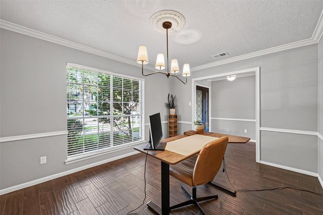 1638 Fall Valley Drive, Houston, TX 77077