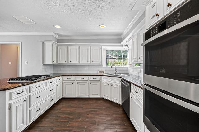 1638 Fall Valley Drive, Houston, TX 77077