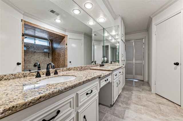 1638 Fall Valley Drive, Houston, TX 77077