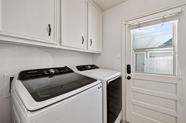 1638 Fall Valley Drive, Houston, TX 77077