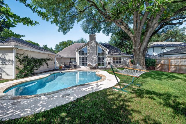 1638 Fall Valley Drive, Houston, TX 77077