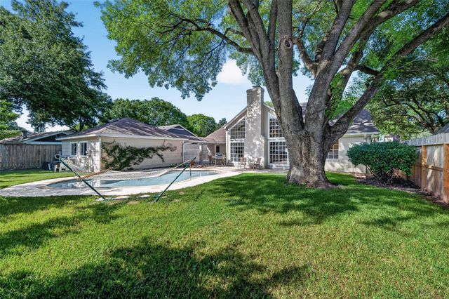 1638 Fall Valley Drive, Houston, TX 77077