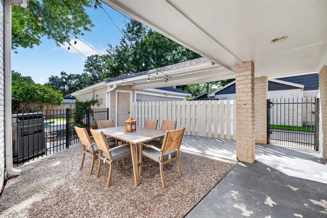 1638 Fall Valley Drive, Houston, TX 77077