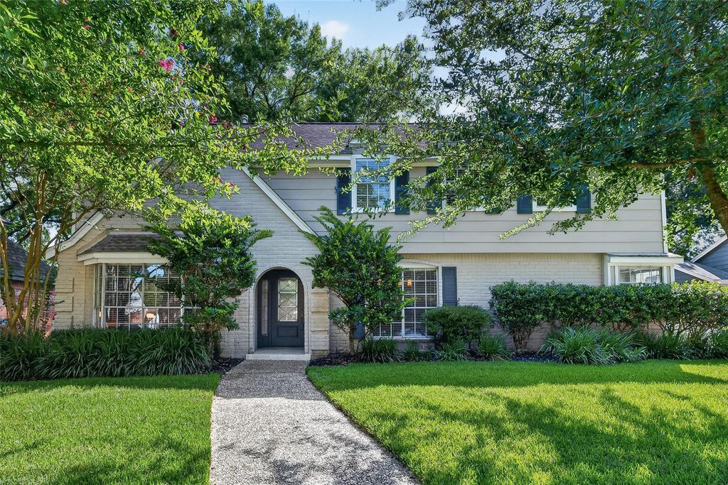 1638 Fall Valley Drive, Houston, TX 77077