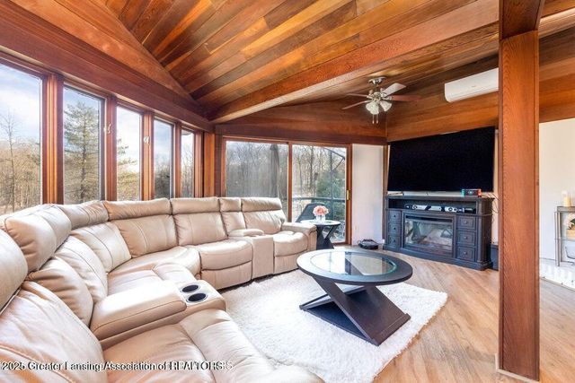 11500 Eden Trail, Eagle, MI 48822