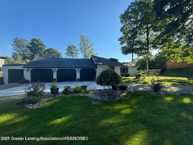 11500 Eden Trail, Eagle, MI 48822