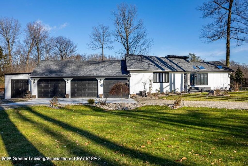11500 Eden Trail, Eagle, MI 48822